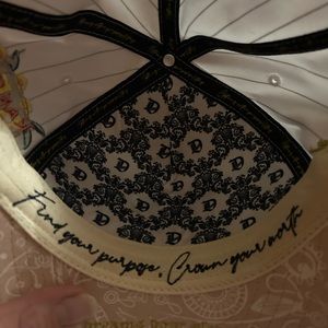 Dvniel •Luu hat very limited SnapBack purchased from website 100 percent authent